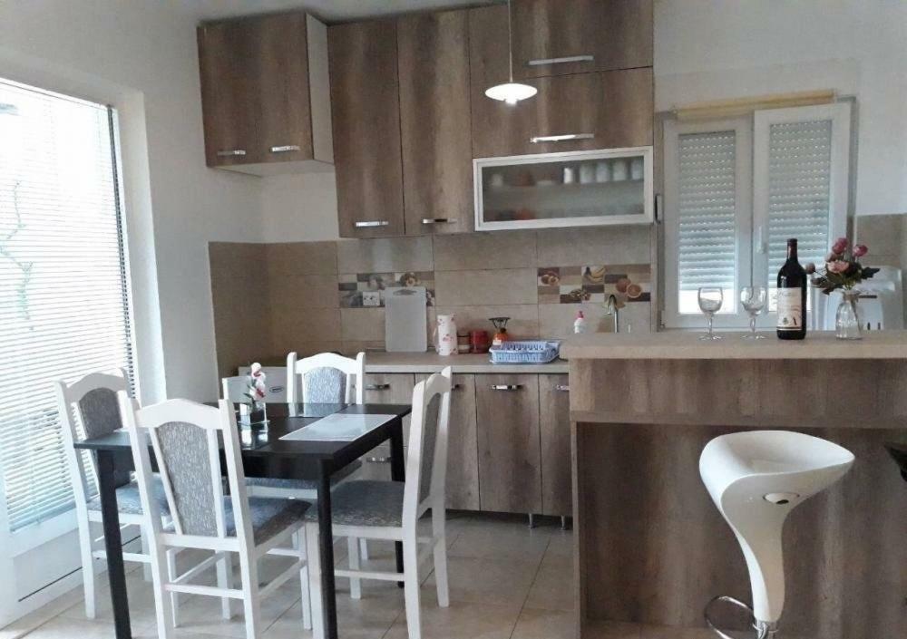 Apartment Iva Биела Экстерьер фото